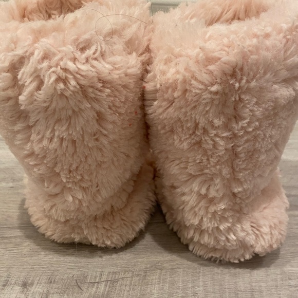 Pottery Barn Kids Faux Fur Slippers - Picture 2 of 10